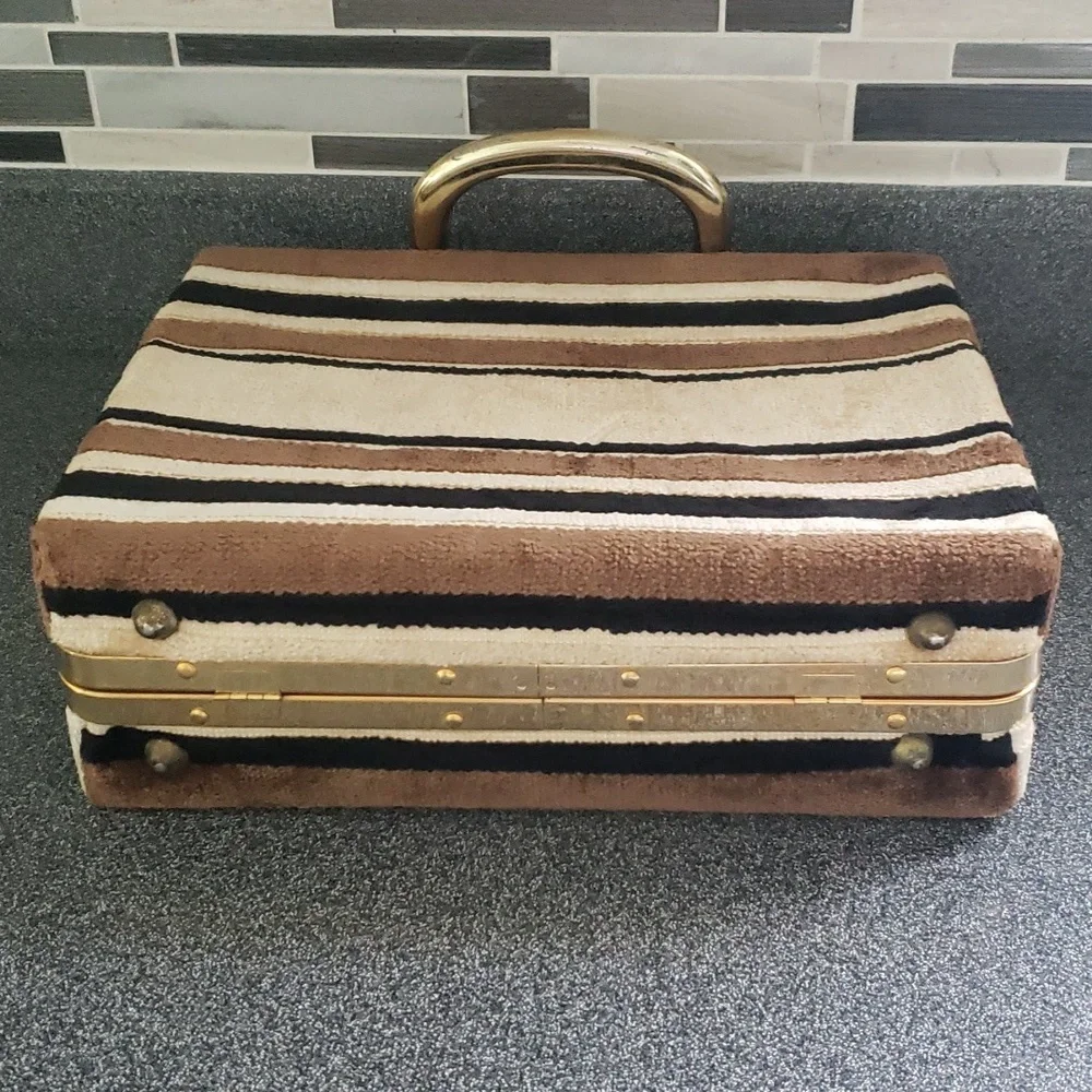 Beautiful Vintage Fabric Bag - Picture 7 of 15